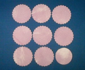 scalloped paper circles