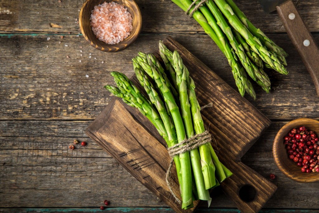 Asparagus with Raspberry Yogurt Sauce Recipe