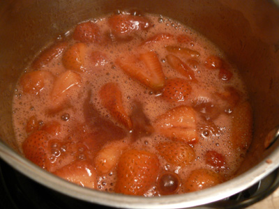 2-boiling-strawberries