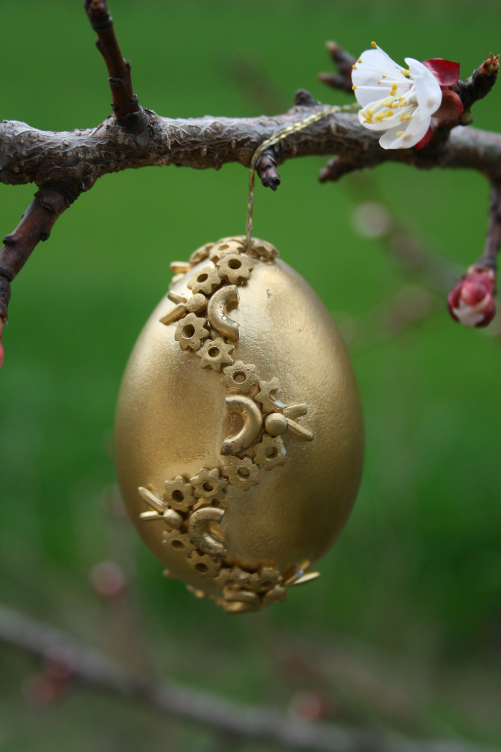 golden-easter-egg